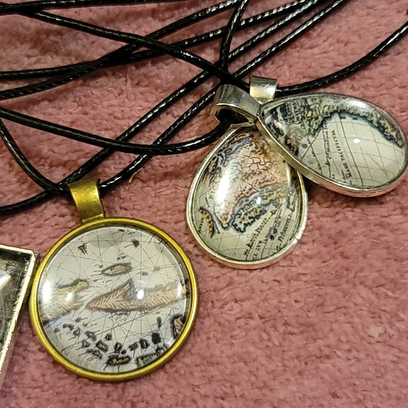 Story in a Locket - Picture 3 of 10